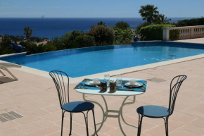 chambre avec vue mer exceptionnelle avec piscine